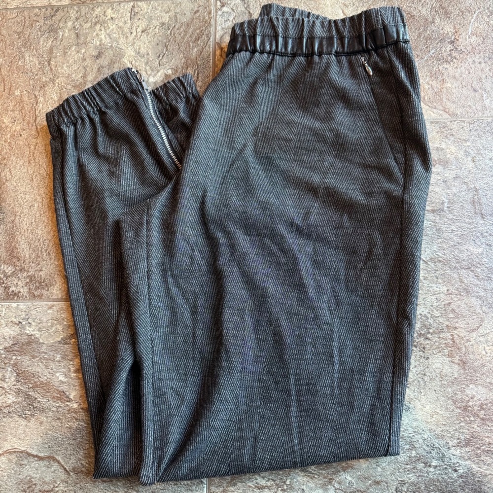 Black Label by Chico's Ankle Pants Gray Herringbone Zip Jogger Size 0 EUC‎
